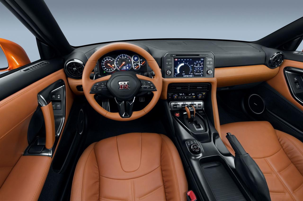 2017-nissan-gtr-orange-05.jpg